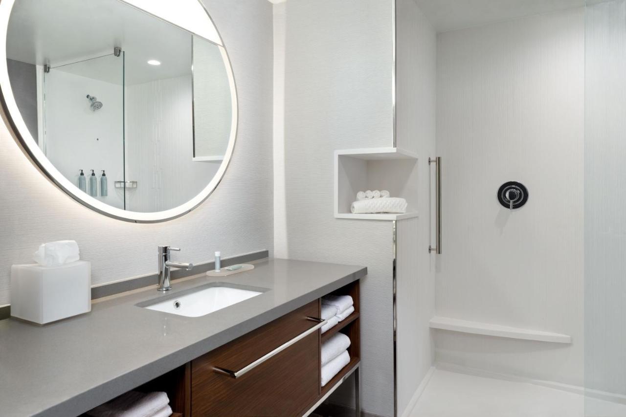 Courtyard By Marriott Richmond Scott'S Addition Bagian luar foto